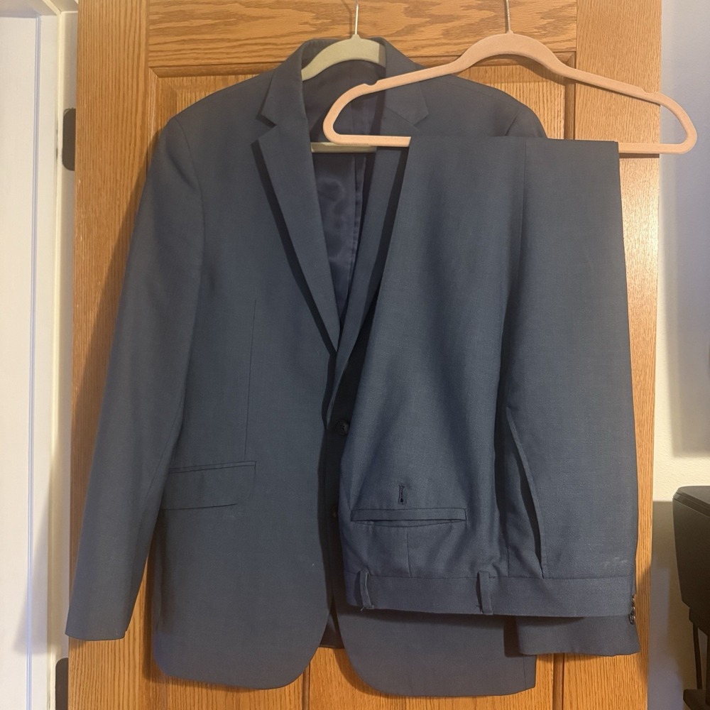 Kenneth Cole Mens 2 Piece Suit 40 R / 33 Waist Navy Blue Solid Stretch